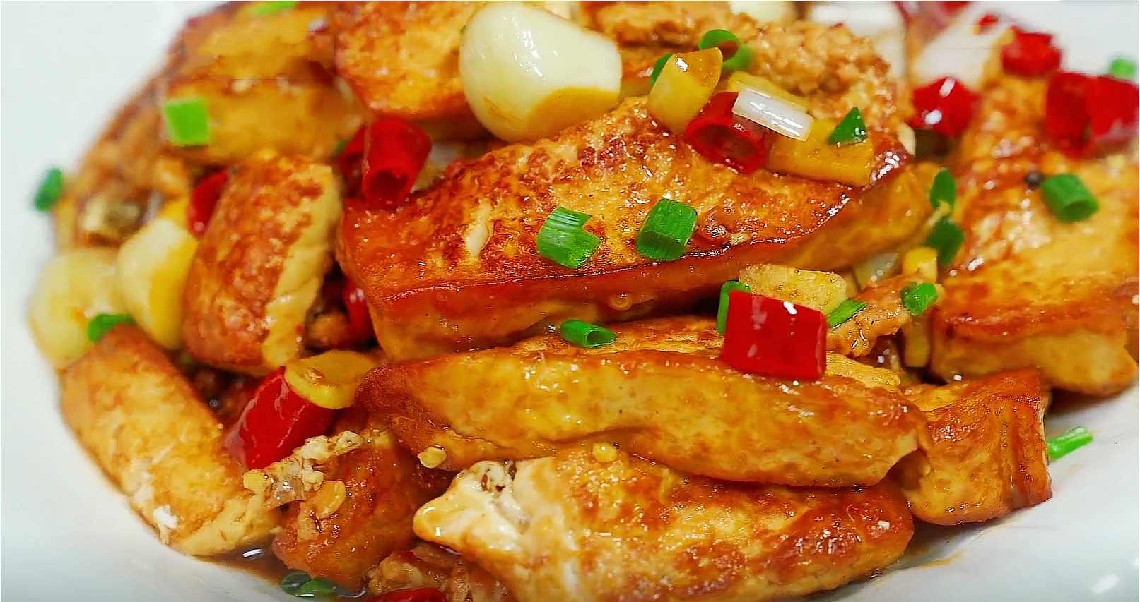 鸡蛋|女性进入更年期以后,建议常吃这8种食物,价格不高,人人吃得起