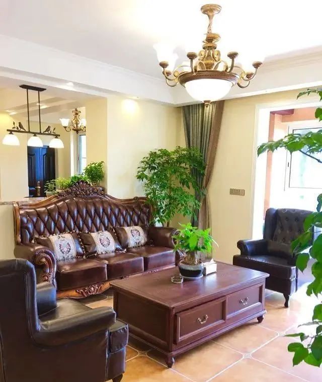 老公坚持在卧室床头打2组柜子,美翻天不说,衣帽间都省了,开心