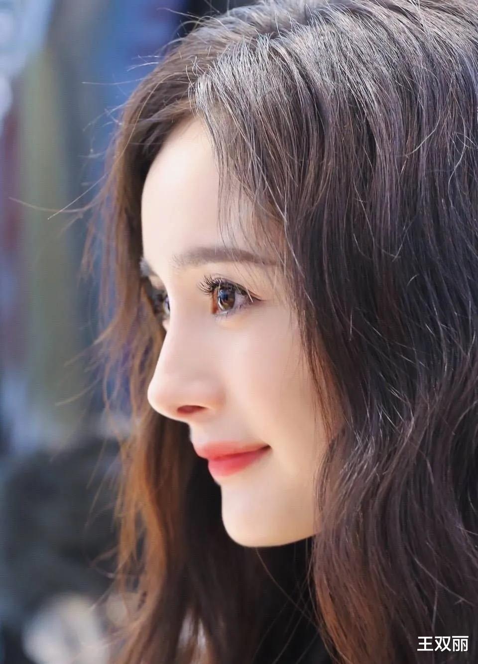 杨幂|有一种“毁容”叫眼睛凹陷！杨幂比同龄人老10岁，陶虹直接认不出