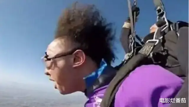 发际线|“秃顶”危机的10大男神，有人29岁发际线堪忧，有人常年戴假发套