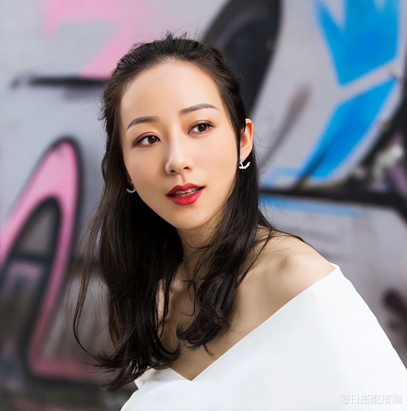 关晓彤|别老关注关晓彤的腿了，她的脸可比大多数人高级！