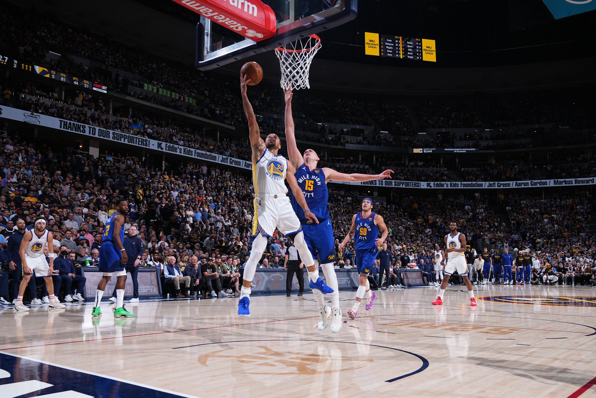 斯蒂芬·库里|NBA季后赛总得分：约基奇拿88分，恩比德拿83分，那库里呢？