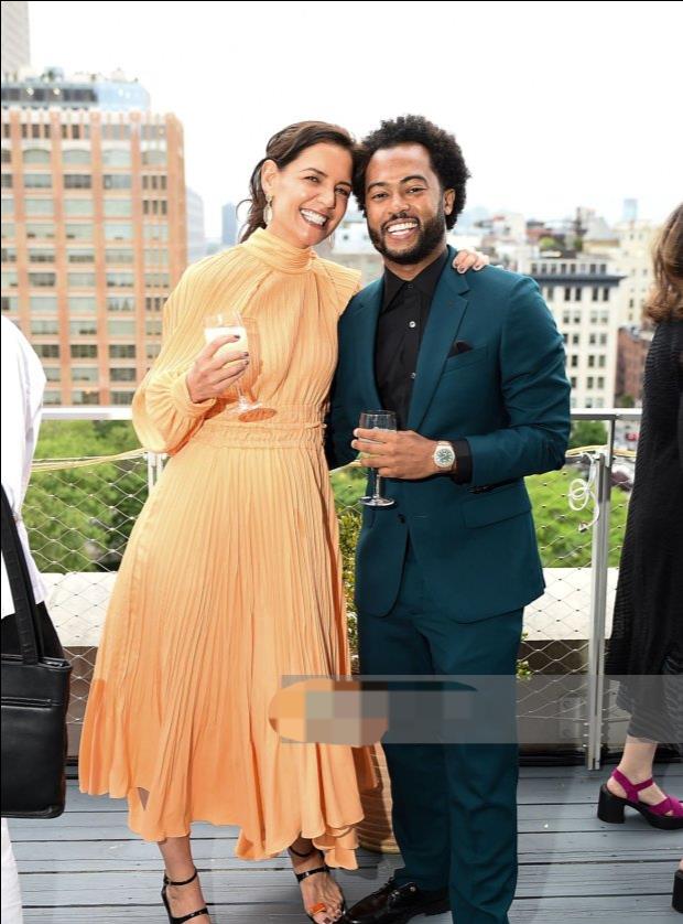 汤姆·克鲁斯|是报复阿汤哥，还是蹭“正确”热度？凯蒂携小10岁黑人男友走红毯