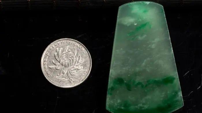 玉雕|玉赏 ▏加龙翡翠玉雕艺术创作——《文殊菩萨》