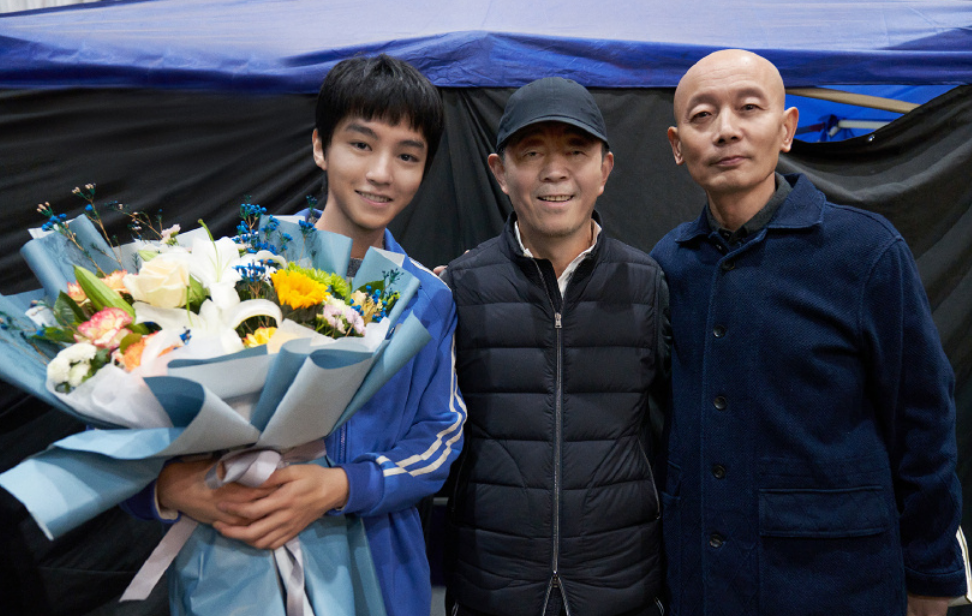 李沁|22岁王俊凯近照曝光！脸颊瘦一圈儿尖下巴明显，网友直呼认不出来