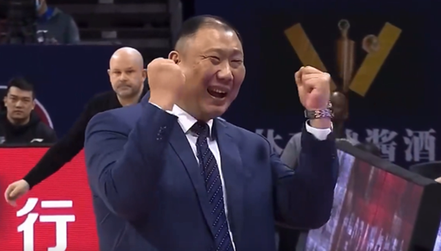 吉林男篮|太开心了！吉林淘汰首钢挺进8强！王晗紧握双拳：笑着笑着就快哭了