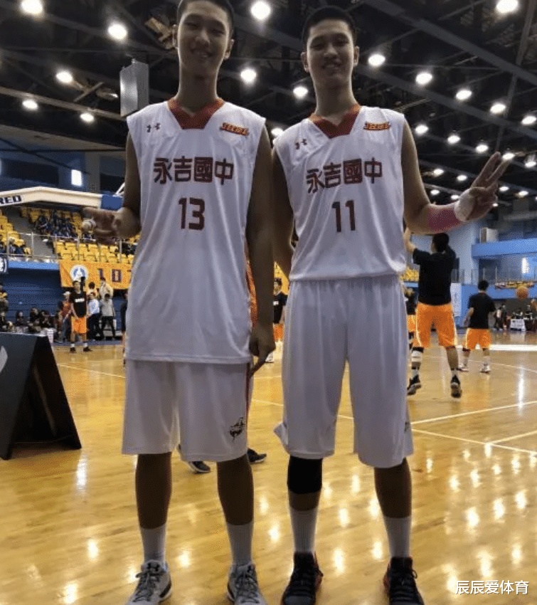 上海男篮|超级外援抵达，马布里最后一搏，2米15中锋入上海，春哥打造未来