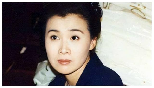 话剧|著名演员李媛媛：孕期患癌拒治疗，留2岁儿子离世，丈夫誓不再婚