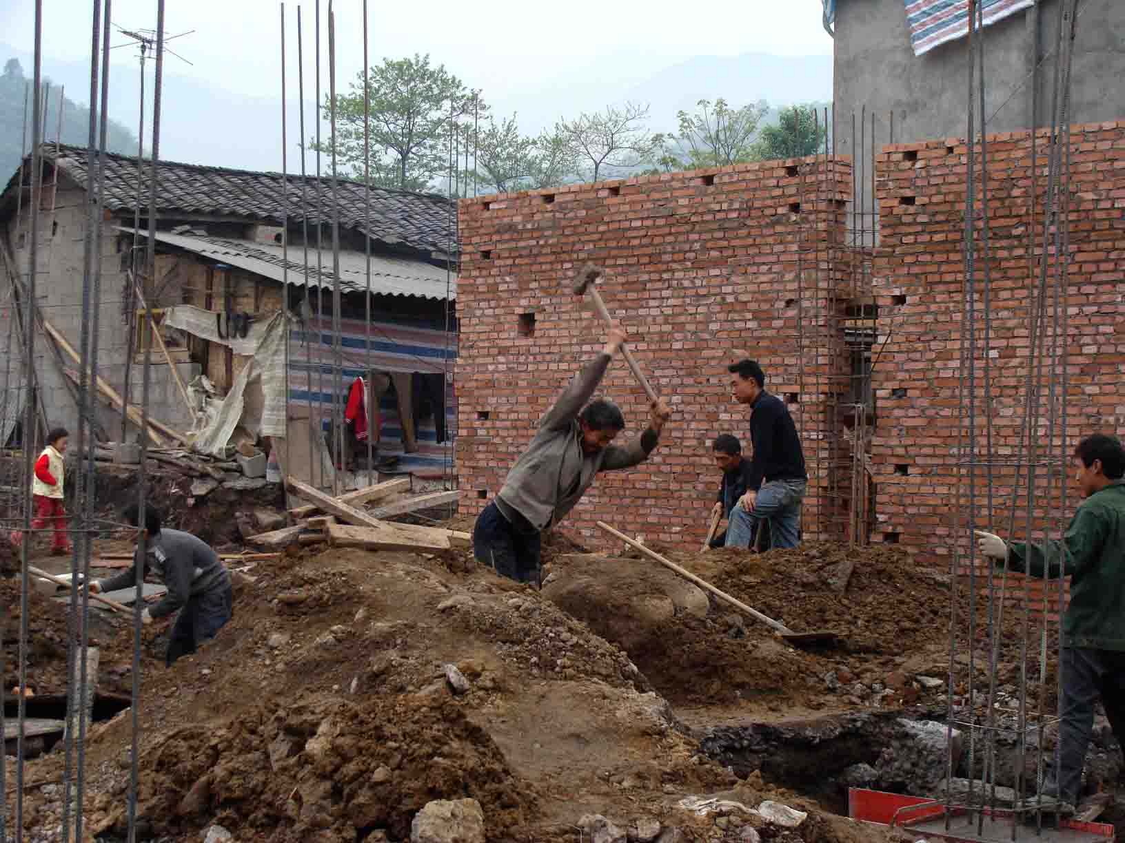 购房置业|农民进城买房,老家房子还要花钱翻新,太有钱了?3点原因很现实