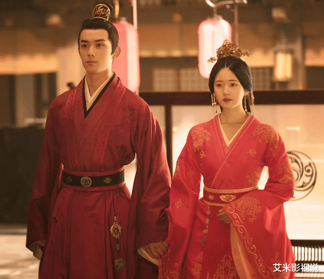 赵露思|赵露思新剧首播,收视率轻松破1,连剧中的2位配角也很惊艳