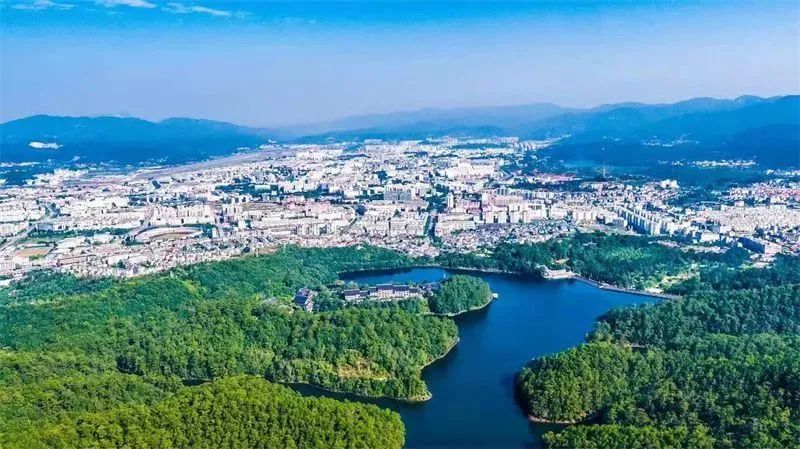 延庆|在普洱梅子湖畔，有一片坐拥湖光山色的度假村！