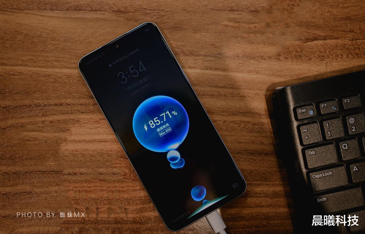 聊聊|荣耀X40i 体验：极窄边框有卖相，打破沉闷的千元机值得好好聊聊