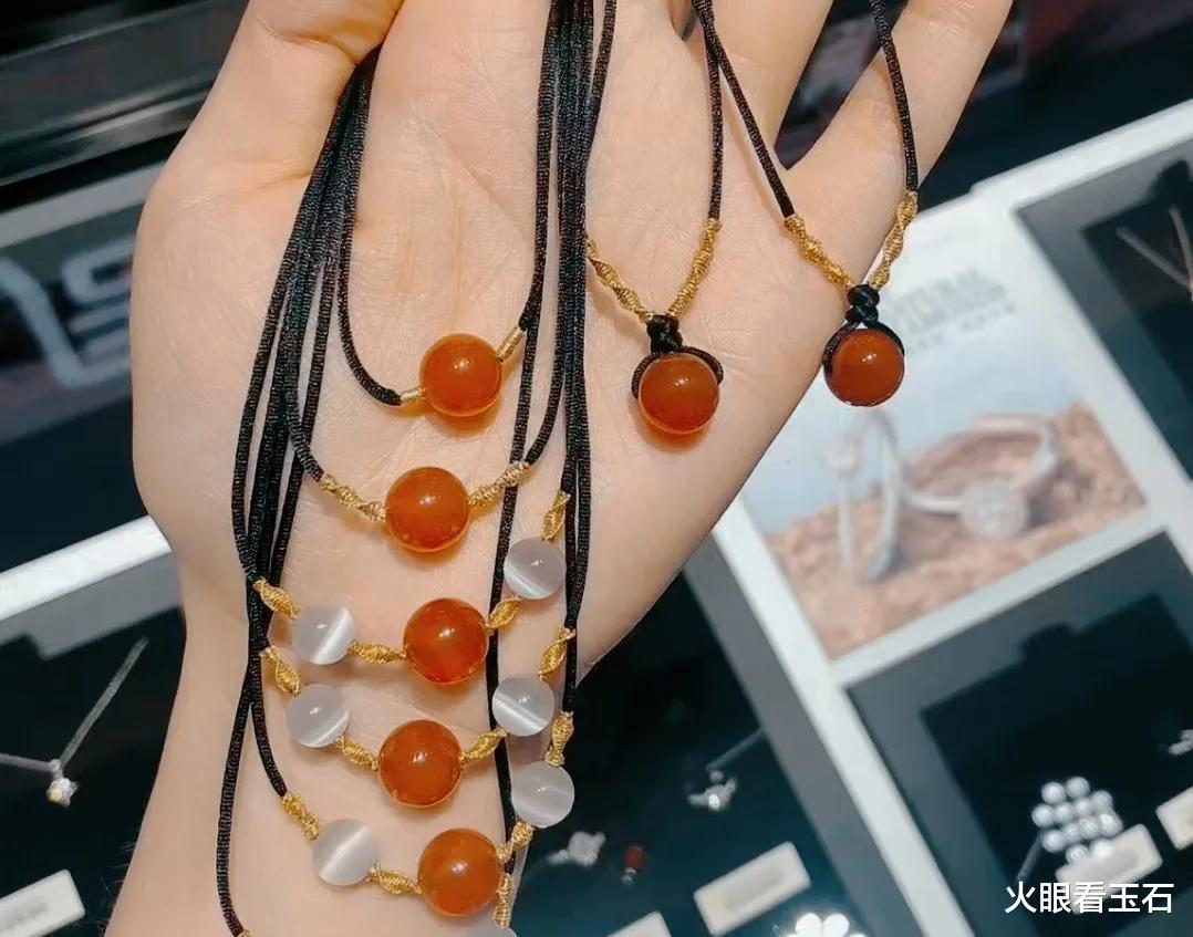 玛瑙|一夜爆红的相思豆手链,你戴了吗?