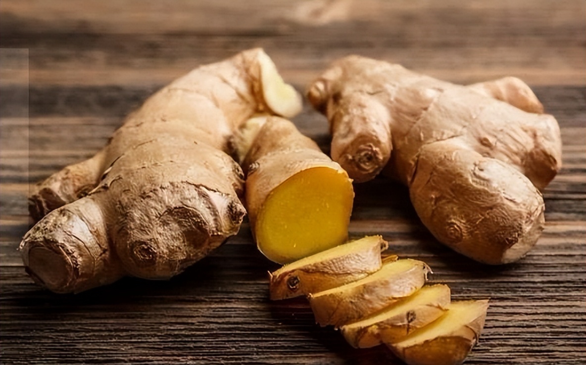 冰糖|“冬吃萝卜夏吃姜”，吃姜有讲究，这四种吃法，健康吃姜过秋天