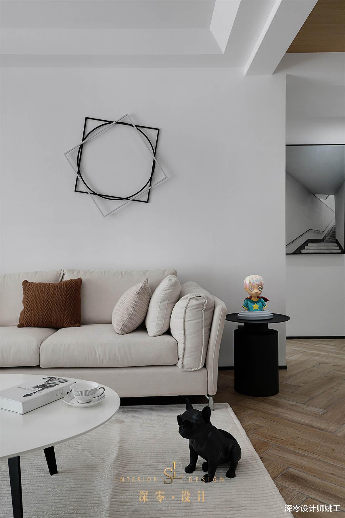 140㎡客餐厨一体,阳台和客厅打通,整个室内采光优秀的不是一点点