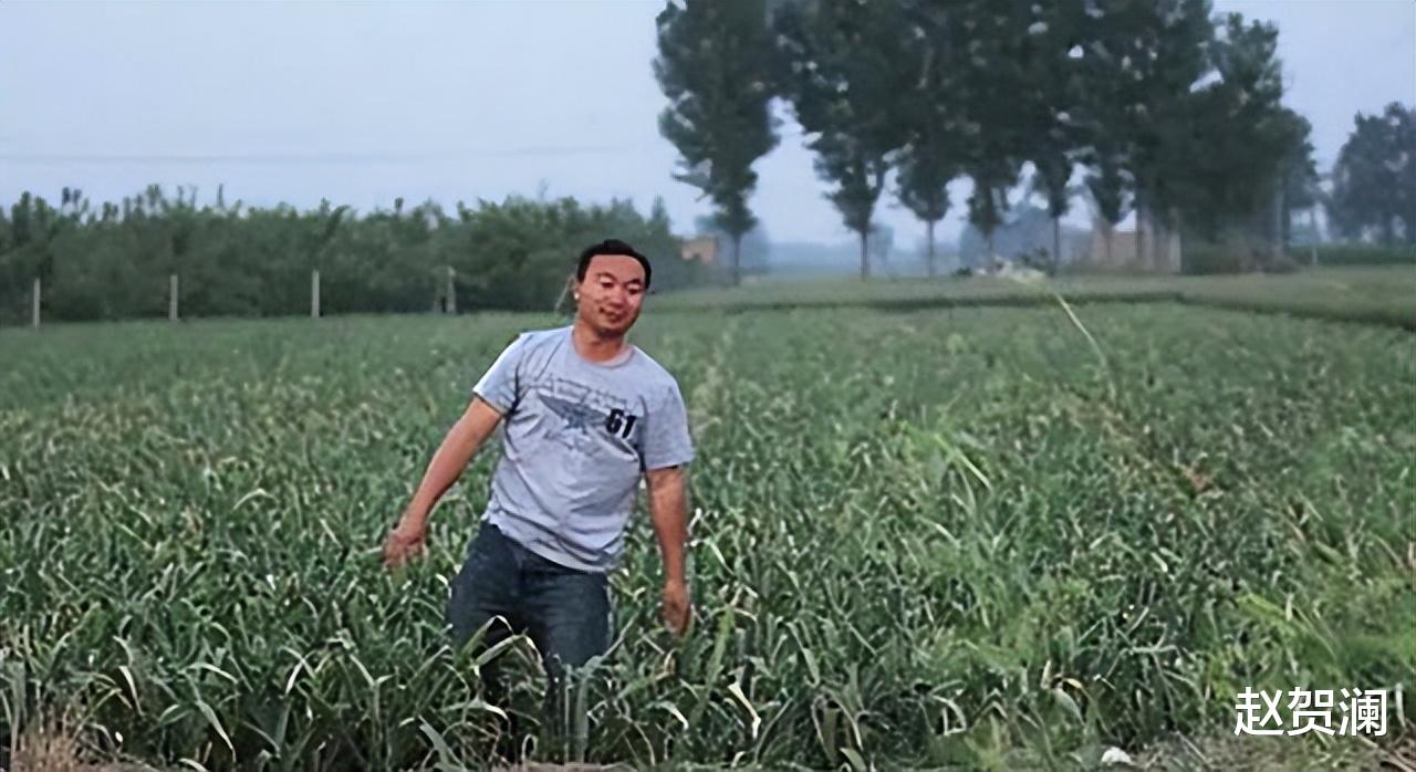 17年河南菜农捡一凶鸟,3斤重翅膀张开80厘米,专家看后发现端倪
