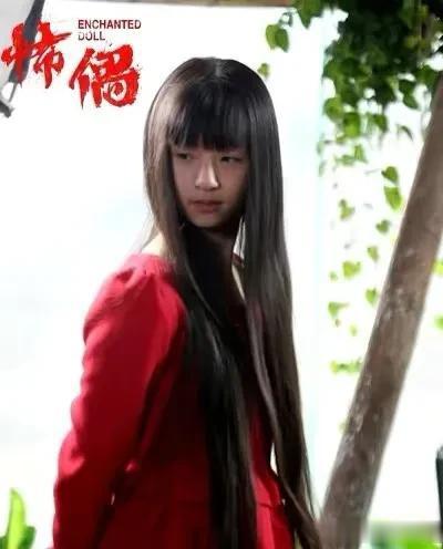 小彩旗|杨丽萍的小彩旗,14岁春晚一转成名似仙女,如今像换了个人