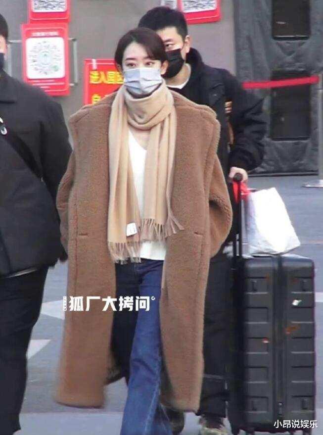 春晚|虎年春晚四次联排:易烊千玺终于穿厚,李宇春绿色大衣成亮点