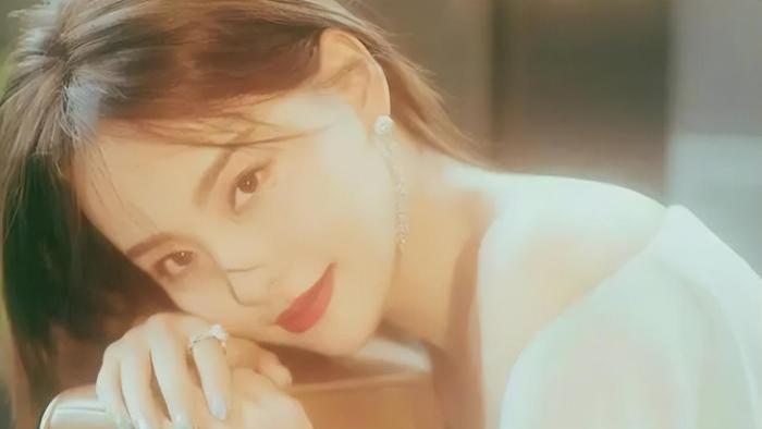 张嘉倪|买超出轨00后，妻子张嘉倪回应：爱得起放得下，已经5个月无互动