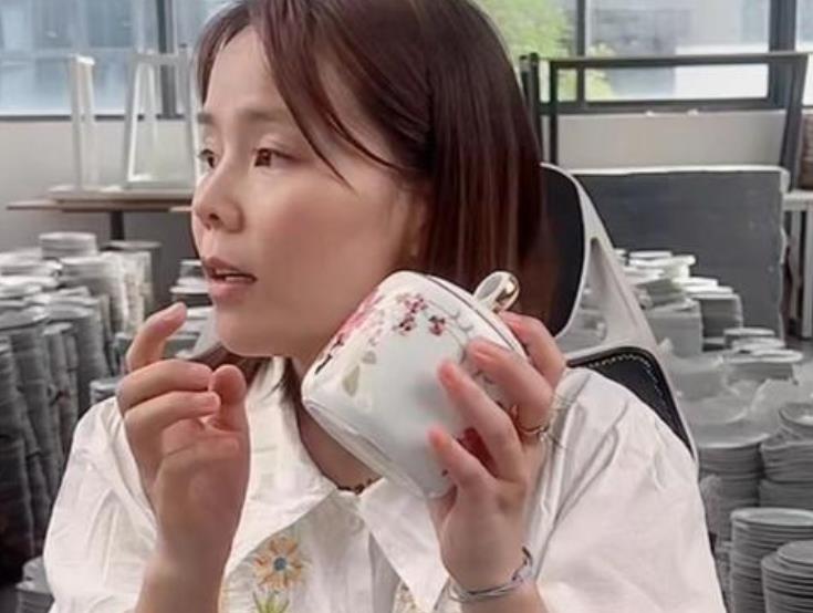 直播带货|尴尬！熊磊与田静同时段开直播带货，带货人气反差太明显