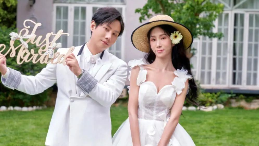 情侣|百万美女网红自曝被家暴,结果反转,出轨堂弟还打人!