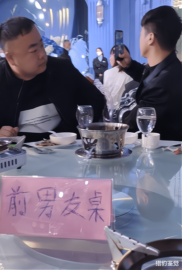 湖北女子大婚当天,凑齐一桌前男友,亲友傻傻分不清:长得都很像