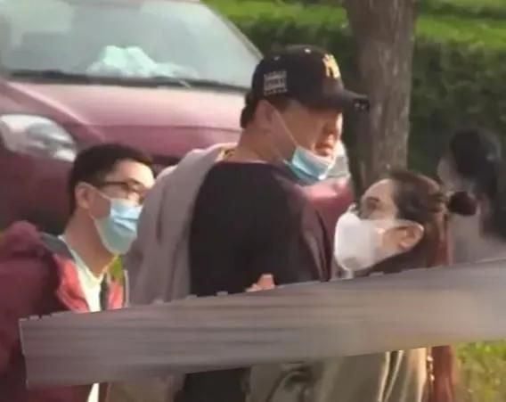 x特遣队|演员曾黎,徘徊在爱情与婚姻之间,46岁结婚一切随缘