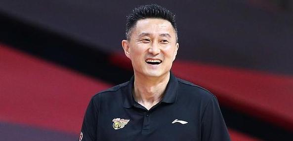 北控男篮|29分吊打北控队！篮板球57-25，广东羞辱北控5内线杜锋复仇马布里