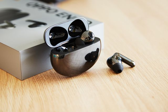 iPhone14|AirPods Pro 2最惊喜升级竟是交互？网友：安卓玩得更溜