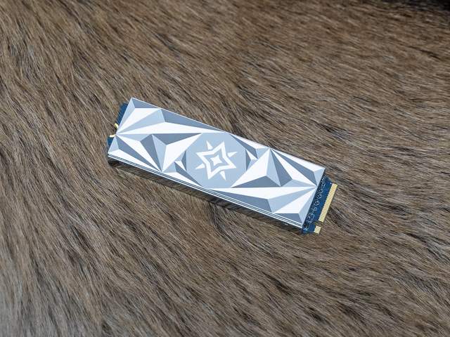 影驰|曜世全场，影驰星曜X4 1T固态测评