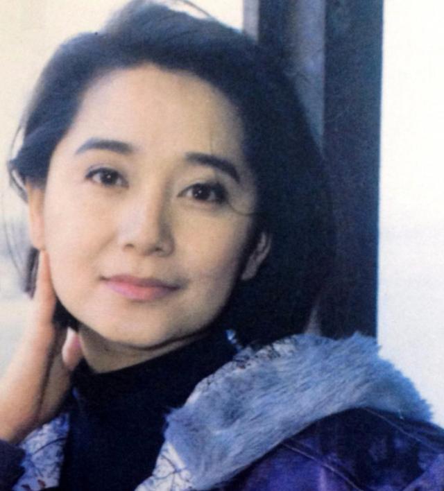 傅娟|为生儿子怀孕7次流产4次，原谅丈夫出轨，欧阳娜娜的妈妈有多狠？