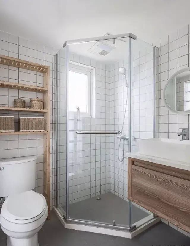 120㎡黑白灰简约风格,再加以原木搭配,给你一个佛系的家居生活