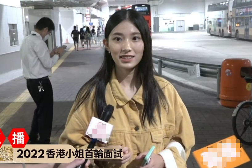 小姐姐|港姐首轮面试,重庆绮梦、胖版宋慧乔抢镜,她才23岁就被吐槽像大妈