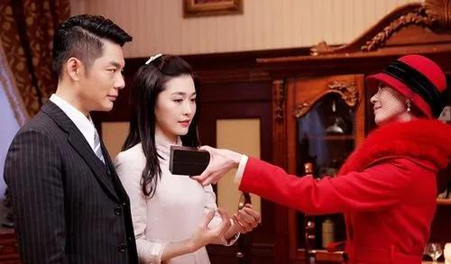 傅程鹏|傅程鹏:抛弃与结发妻子16年婚姻,转身娶小8岁港姐,还高调示爱