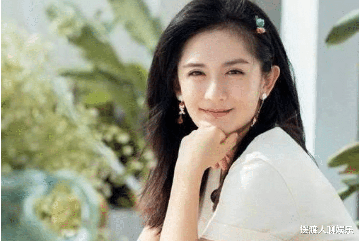 谢娜|谢娜官宣加盟新综艺，或将成为事业的新起点，综艺女王即将复苏