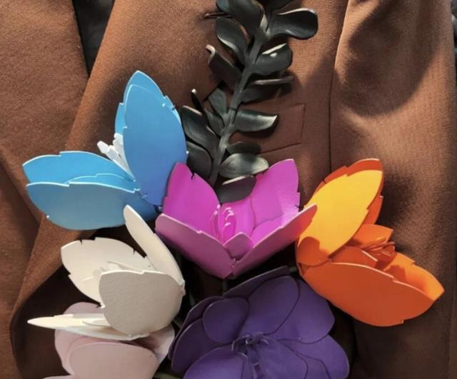 金泰亨|BTS舞台鲨疯了!金泰亨与Olivia耳鬓厮磨画面,中米外米反应爆笑