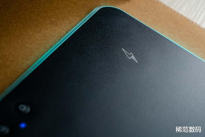 鼠标|雷柏V10 RGB无线充电鼠标垫评测：鼠标垫终于迎来了革命升级