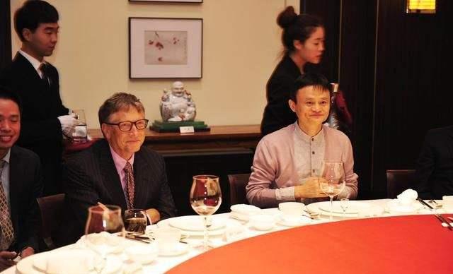 肇庆|酒桌上,领导说“帮我买包烟”,笨蛋才急着买烟,聪明人都这样做