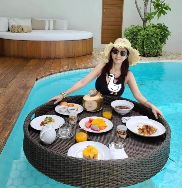 TVB|TVB女星梁雪湄转型旅游博主,相貌清纯身材傲人,堪称冻龄女神