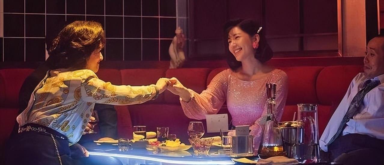 “甜美院长”王莹:大肆敛财后落马,与领导权色交易,一路升迁