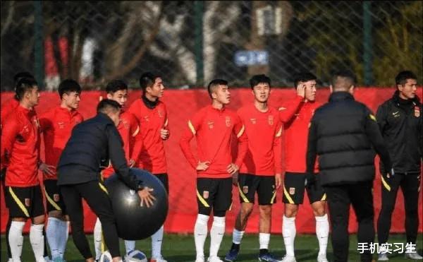 国足|越南名记阮孟勇公开蔑视国足及众多国脚，说的太难听