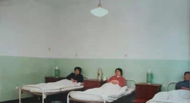 1980年,一家人中毒丈夫身亡,妻子反复唠叨一件事,引起警方怀疑