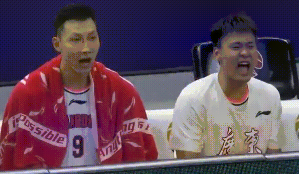 克莱·汤普森|不是快攻！强行打成了快攻！汤杰直线超车看愣阿联：你是兔子吗？