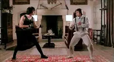 成龙|成龙拍戏下狠手惹怒宾尼，二人假打变真打，快餐车你不知道的事