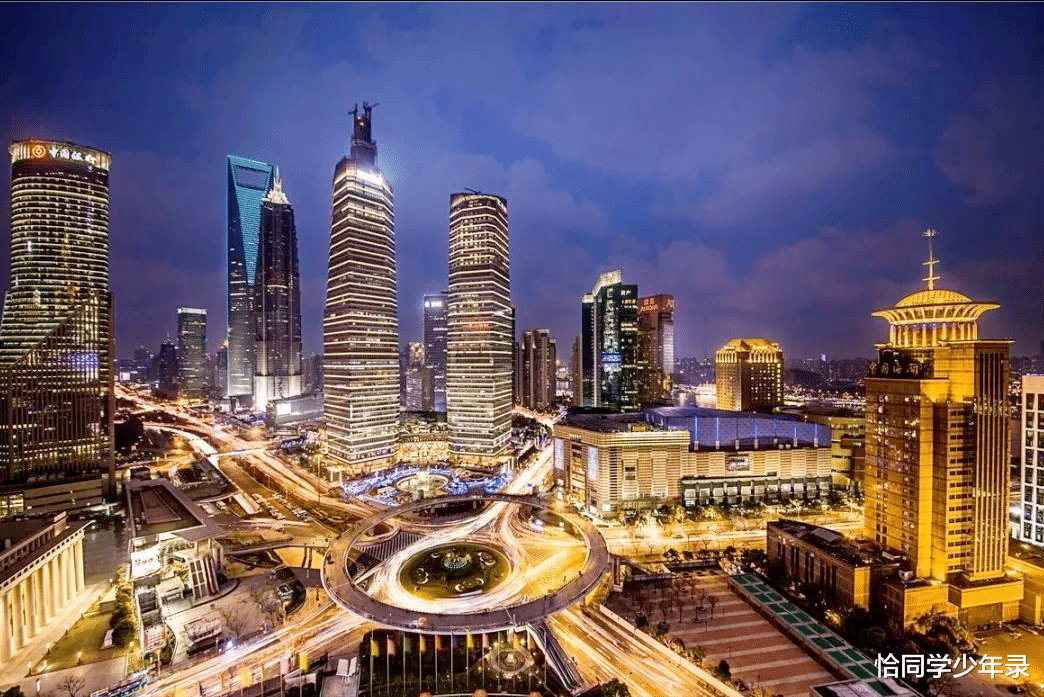 倾国倾城|\折翼天使\蓝妮妮: 拥有倾国倾城的美貌, 却无法像正常人一样生活