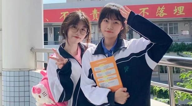 刘海 初中生的新潮流？“鲶鱼须”和宽大衣服是标配，家长直呼看不懂