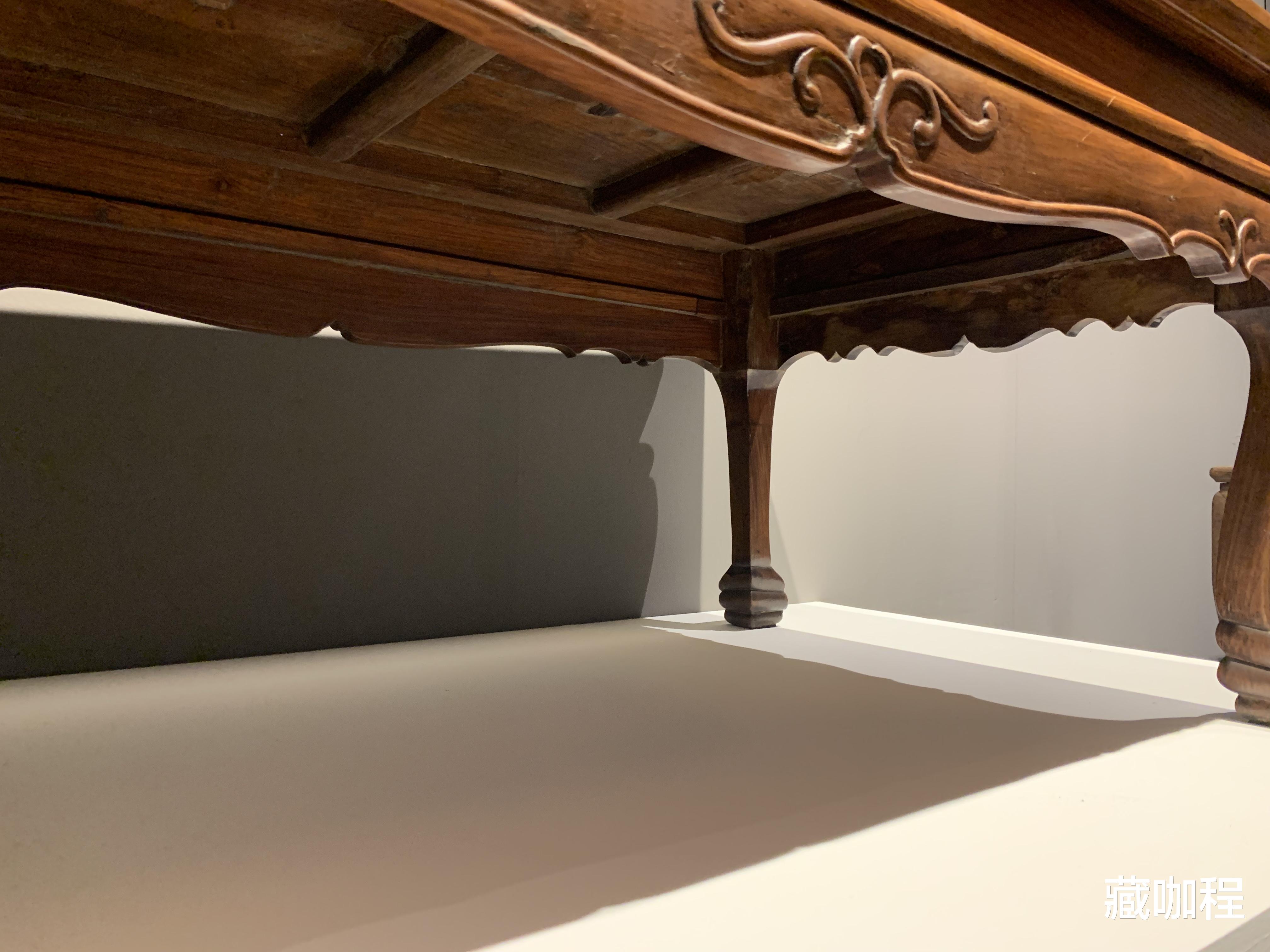 |束腰托腮牙条一木，您可见过假三上黄花梨家具？