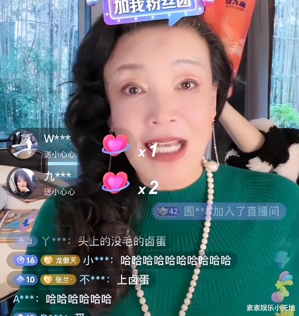 汪小菲|大S床垫当众被销毁：汪小菲请壮汉用刀划开，当废品回收处理