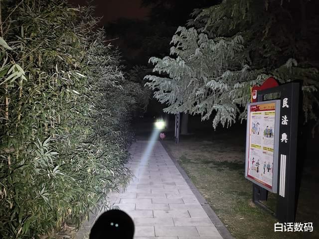 电池|远泛兼顾，既可把玩也具实用！迈特明酷FW3白激光+泛光手电体验