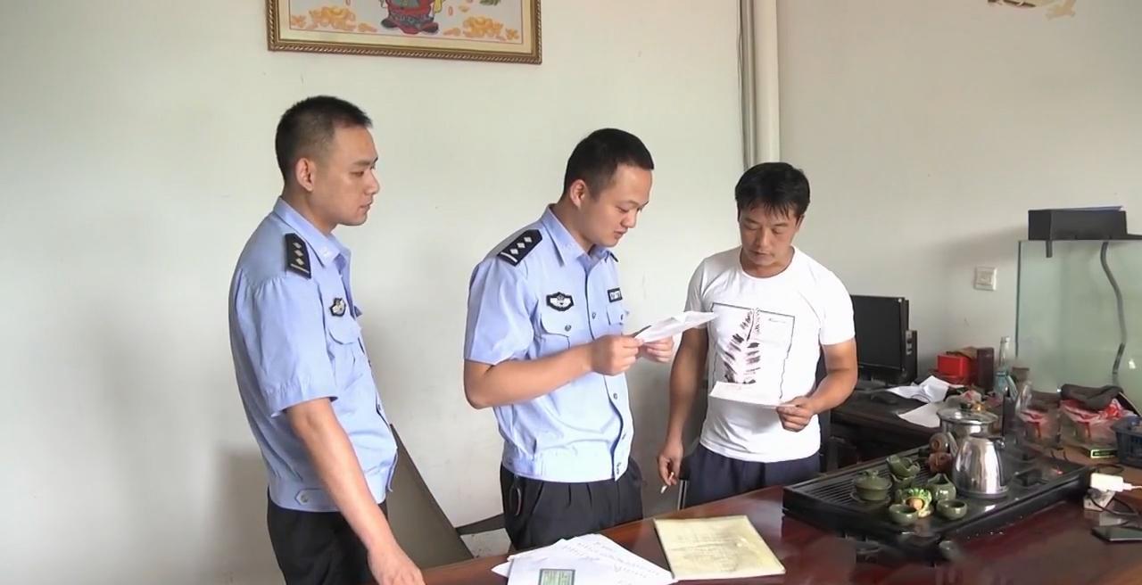 17年浙江富豪密室被盗,墙根发现隐秘盗洞,民警钻进去后大感疑惑